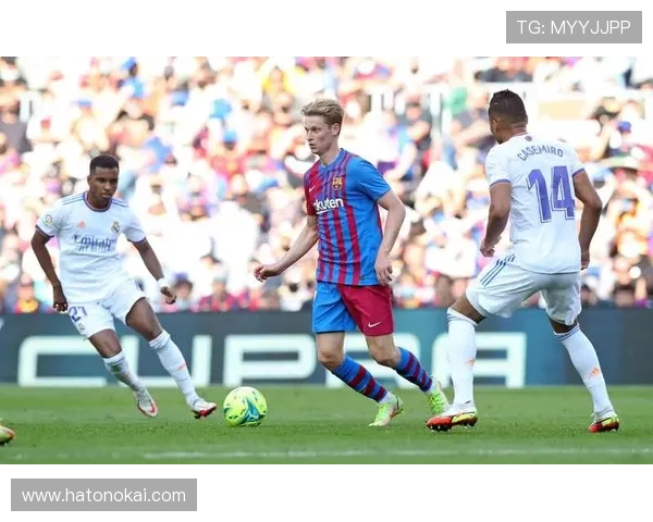 队报：巴萨、多特和阿贾克斯关注尼斯17岁后卫敦布亚